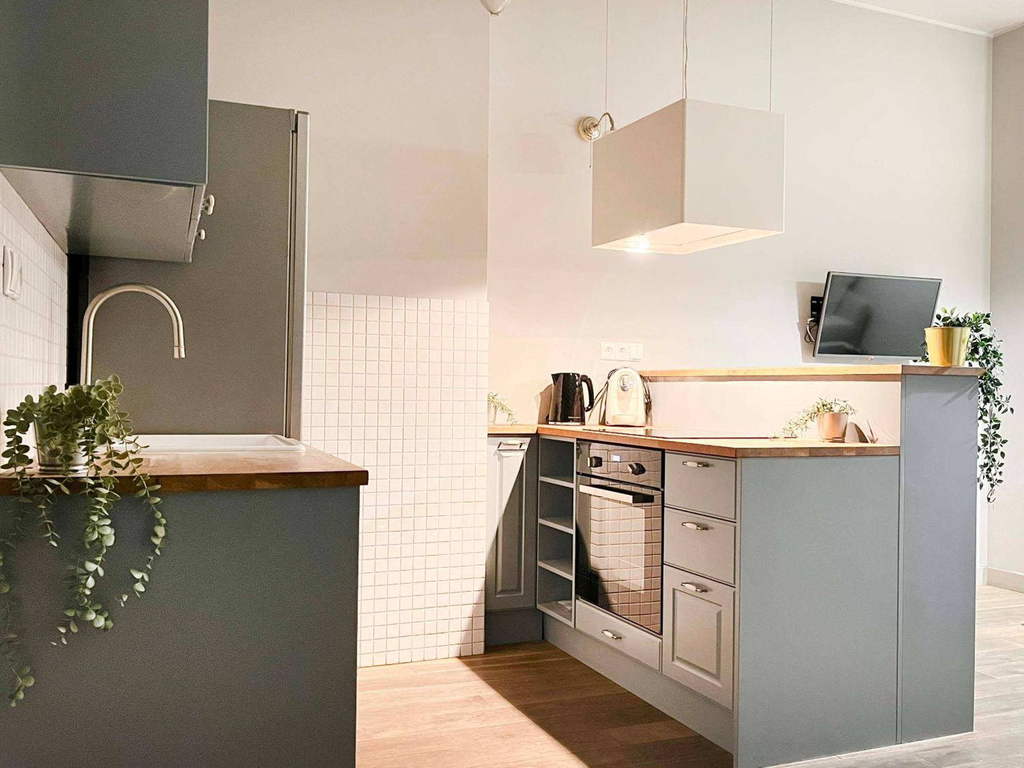 Welcoming With Bedrooms And Air Conditioning, Center Apartment *
