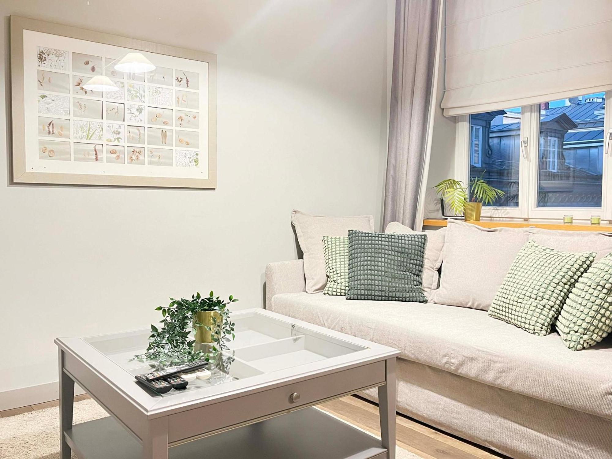 Welcoming With Bedrooms And Air Conditioning, Center