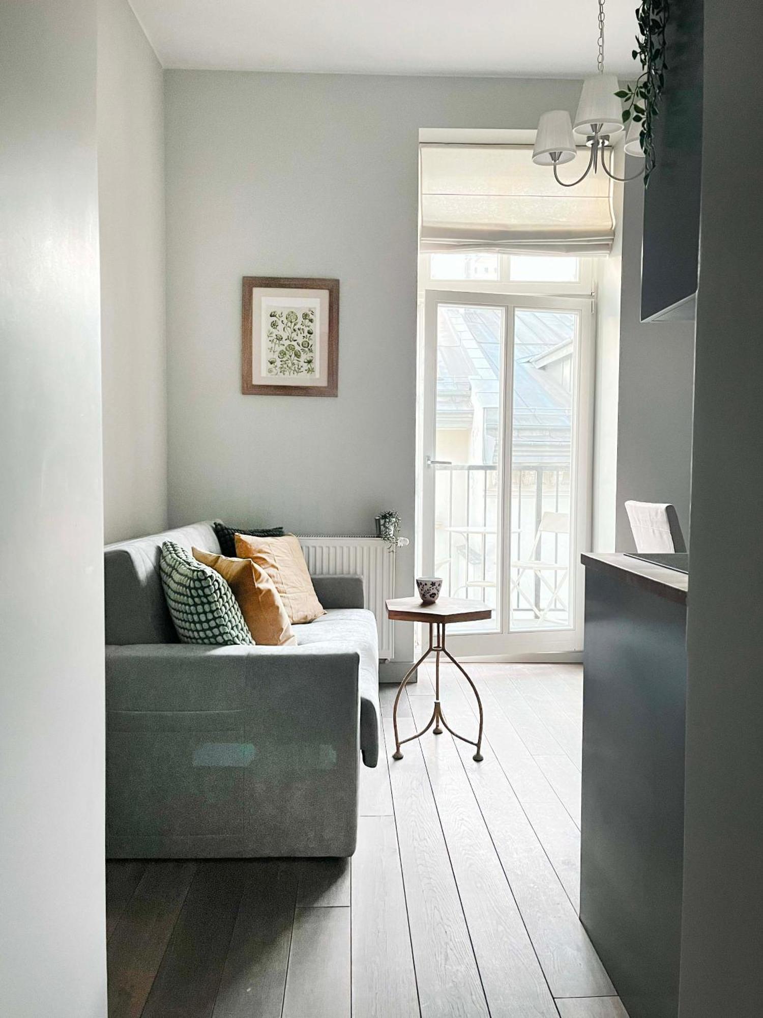 Apartment Welcoming With Bedrooms And Air Conditioning, Center *