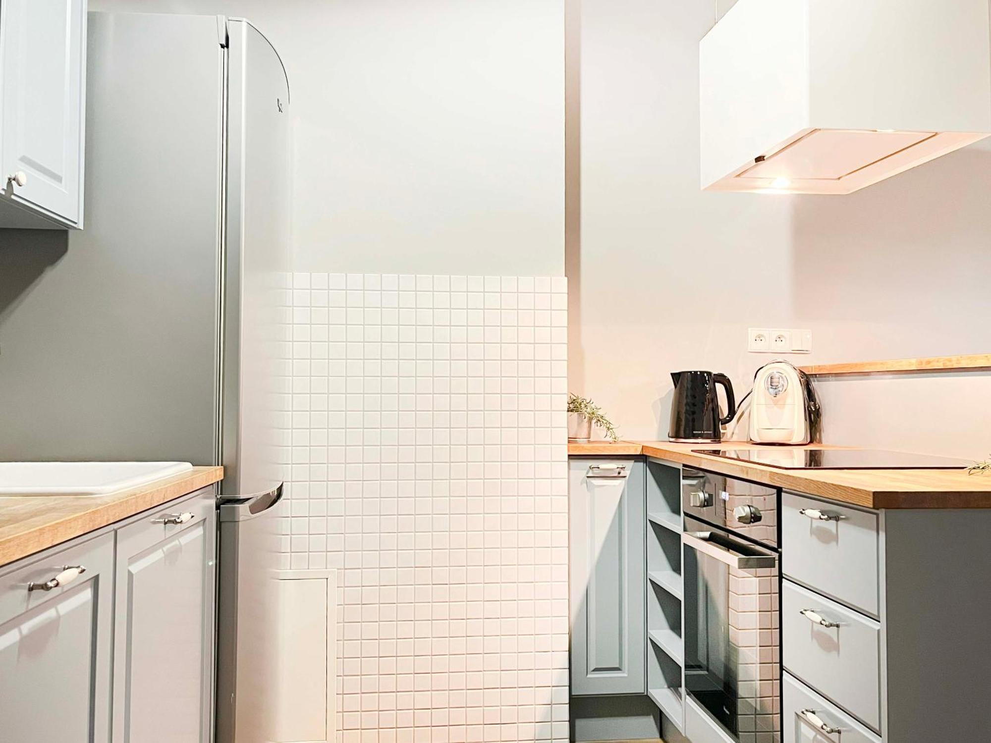 Welcoming With Bedrooms And Air Conditioning, Center *