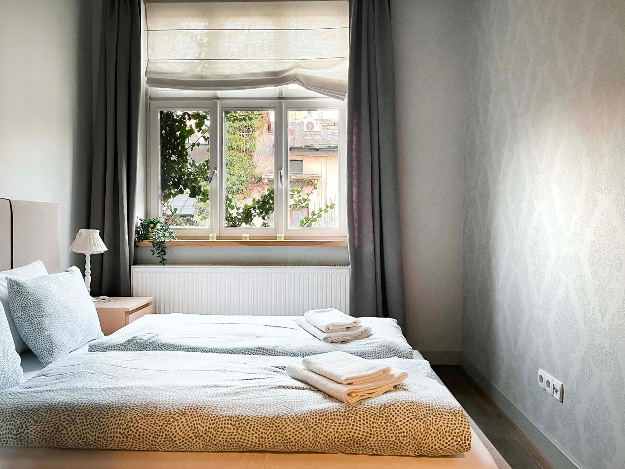 Welcoming With Bedrooms And Air Conditioning, Center Krakau